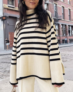 Kynesia - Übergroß Strickpullover Mit Streifenmuster Und Rollkragen in Weiß