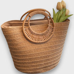 Aveline – Geflochtene Strohtasche für den Sommer in Khaki