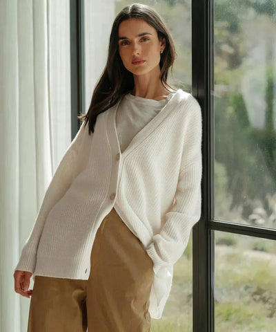 Lena | Bequeme Strickjacke für kühle Herbsttage