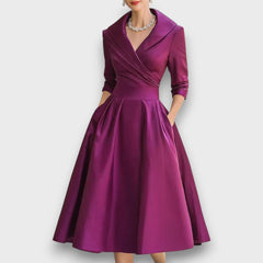 Lina – Satiniertes Midikleid in Lila