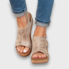 Liane – Keilsandalen mit Softleder-Effekt in Beige