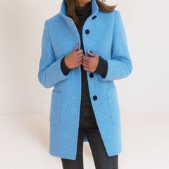 Victoria | Damenjacke mit hohem Kragen luxuriös in Hellblau