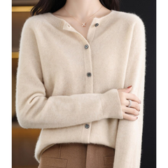 Damen Strickjacke mit O-Ausschnitt aus reiner Merinowoll in Khaki
