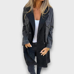 Ariana – Mantel aus Denim &amp; Veloursleder-Optik in Schwarz