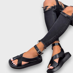 Nora – Gladiator Sandalen in Schwarz