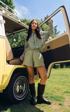 Julieann - Sommershorts - Streifendruck in Dunkelgrün