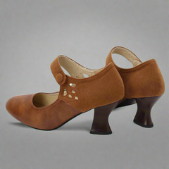 Philomara | Niedliche Pumps aus veganem Material in Braun