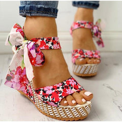 Marika® | Plateau-Sandalen mit Blumenmuster in Rot