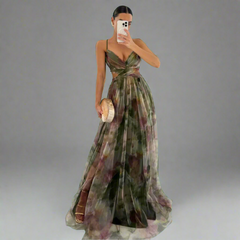 Valtruda | Luftiges Maxikleid mit Wow-Effekt in Armeegrün