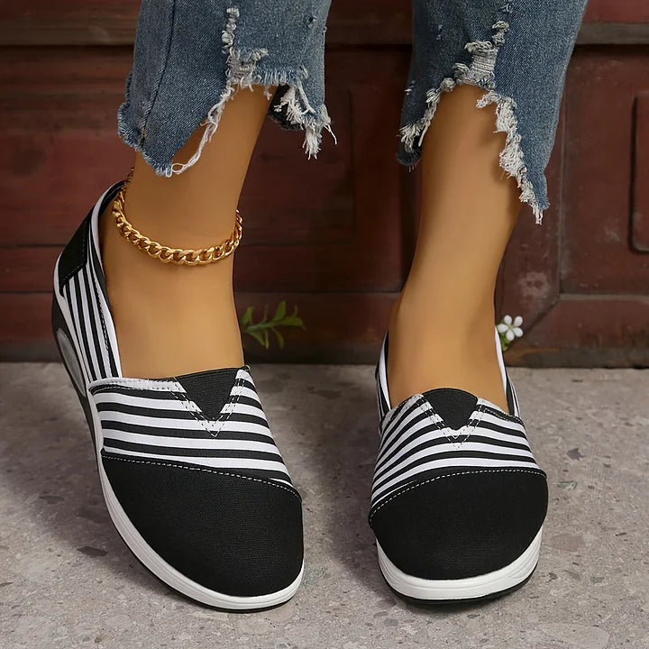 Tasha - Bequeme orthopädische Schlupf Auf Turnschuh Mit Streifen
