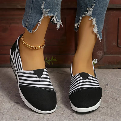 Tasha - Bequeme orthopädische Schlupf Auf Turnschuh Mit Streifen