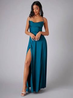 Alvaree – Elegantes Maxikleid aus Satin in Blau