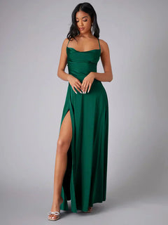 Alvaree – Elegantes Maxikleid aus Satin in Grün