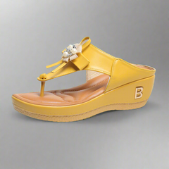 Norlaine | Orthopädische Sandalen für den Sommerkomfort in Blumen und Gelb