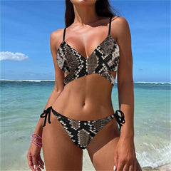 Jara® | Bikini-Badeanzug mit Schlangenhautmuster in Schwarz