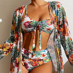 Lauryn® | 3-teiliger Bikini mit Blumen und Bademantel in Weiß