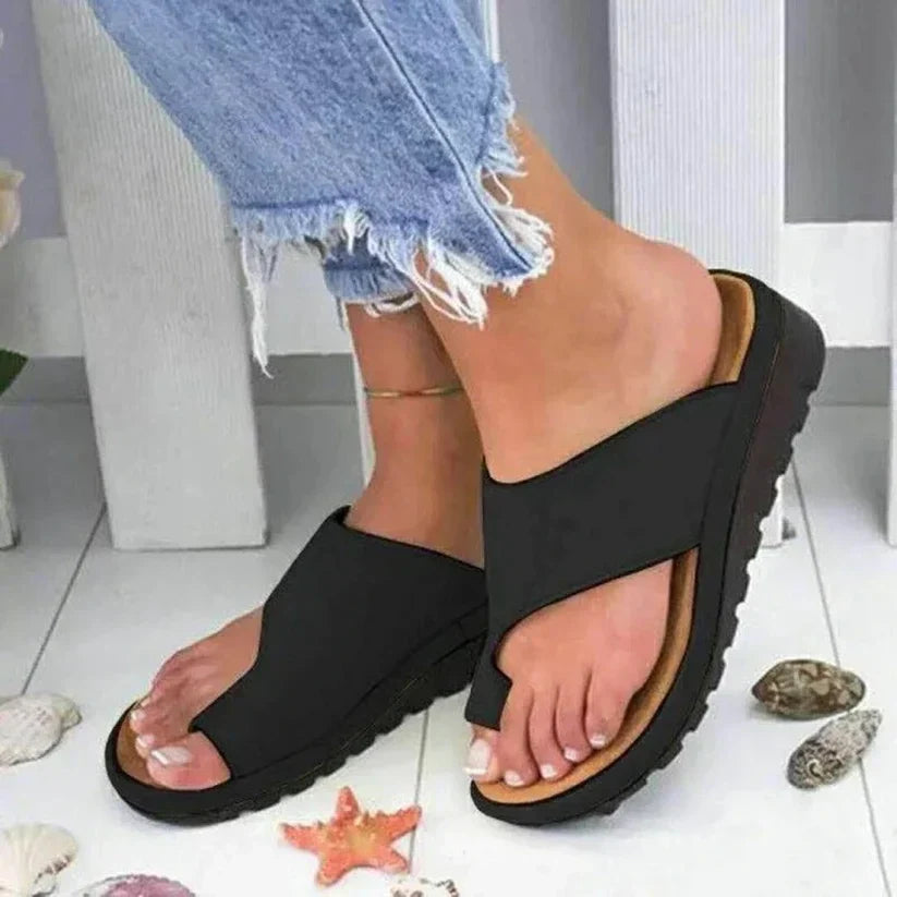 Naomi® | Bequeme Damen-Pantolette mit orthopädischer Keilsohle