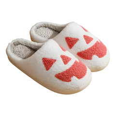 Monica Halloween Hausschuhe – Klassische Slipper mit Kürbis‑Motiv in Weiß