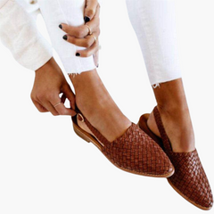 Geflochtene Leder Slingbacks für Damen - Flache Sommerschuhe in Dunkelbraun