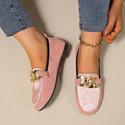 Brzyna - Elegante Loafers mit dekorativem Kettendetail