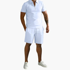 Herren Sommer-Zweiteiler mit Half-Zip-Shirt und Shorts in Weiß