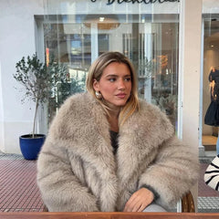 Mara | Flauschiger Mantel für Damen in Beige