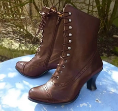 Shiloh – Lederstiefel mit Schnürung in Braun