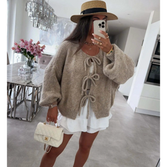 Bernice - Oversized Strickjacke - Schleifenverschluss in Khaki
