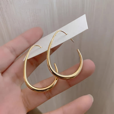 Amelie - Goldene Tropfen-Hoops