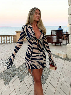 Nelly - Mesh-Strandkleid - Rüschen Design in Weiß