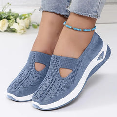 Yalia - Gepolsterte Walkingschuhe in Blau