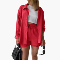 Zweiteiliges Set mit Shorts für Damen - lässiger Sommerlook in Rot
