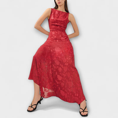 Opal - Elegantes Rückfreies Schnür-Jacquard Maxikleid" can be rewritten as:

"Opal - Stilvolles Rückfreies Schnür-Jacquard Maxikleid