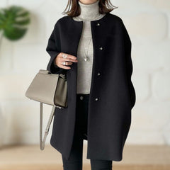 Trude - Mittellanger Mantel in Schwarz