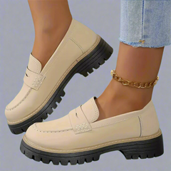 Ysabel | Handgefertigte elegante Slip-On Loafers für jeden Anlass in Cremeweiß