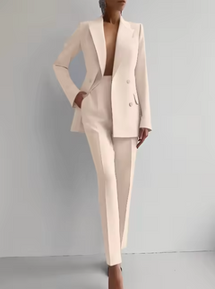 Mariza – Blazer und Bundfaltenhose-Set in Aprikose