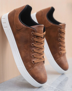 Corrado Klassische Leder-Sneakers in Braun
