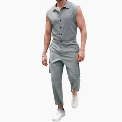Ärmelloser Jumpsuit für Männer mit Cargotaschen und Knopfleiste