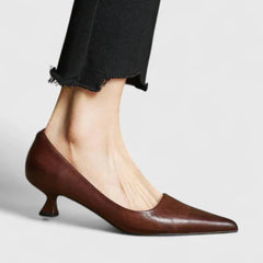 Pauline | Damen Spitz Zulaufende Niedriger Absatz Pumps Shorts in Braun