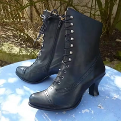 Shiloh – Lederstiefel mit Schnürung in Schwarz