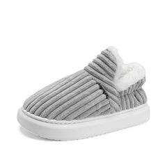 Damen Slippers – Bequeme und stilvolle Hausschuhe für kalte Tage in Grau