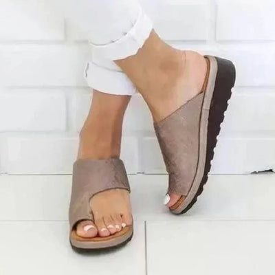 Naomi® | Bequeme Damen-Pantolette mit orthopädischer Keilsohle