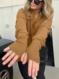 Emmanuelle - Hoodie mit Knopfleiste - Mit Handwärmern in Mokka