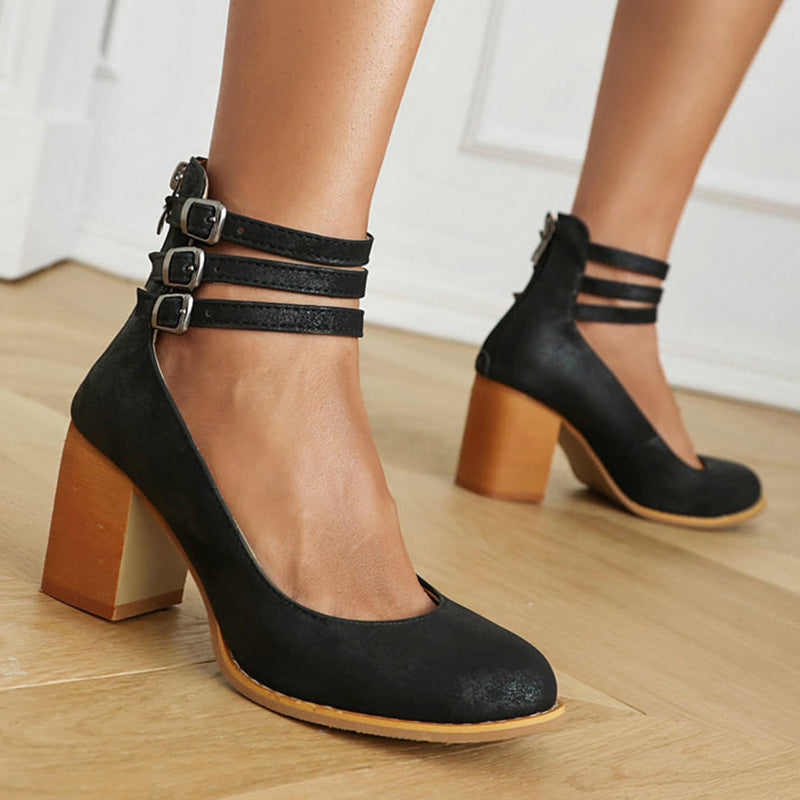 Caa  | Glatte Sandalen mit Knöchelriemen und Keilabsatz