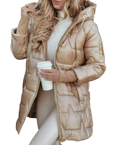 Nolwen | Eleganter Wintermantel mit Kapuze und Wattierung in Beige