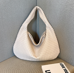 Estelle - Große handgewebte Schultertasche für Damen in Weiß
