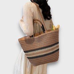 Noelle – Gestreifte Strohtasche für den Sommer in Khaki