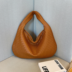Estelle - Große handgewebte Schultertasche für Damen in Hellbraun