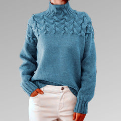 Rollkragenpullover mit Twist-Details – Elegante Wärme mit moderner Raffinesse in Hellblau