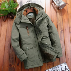 Warme Winterjacke mit Kapuze für Männer in Grün